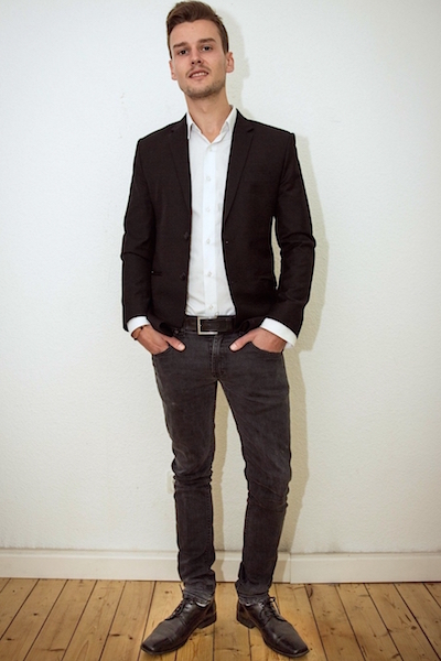 Host im Business Casual Outfit 